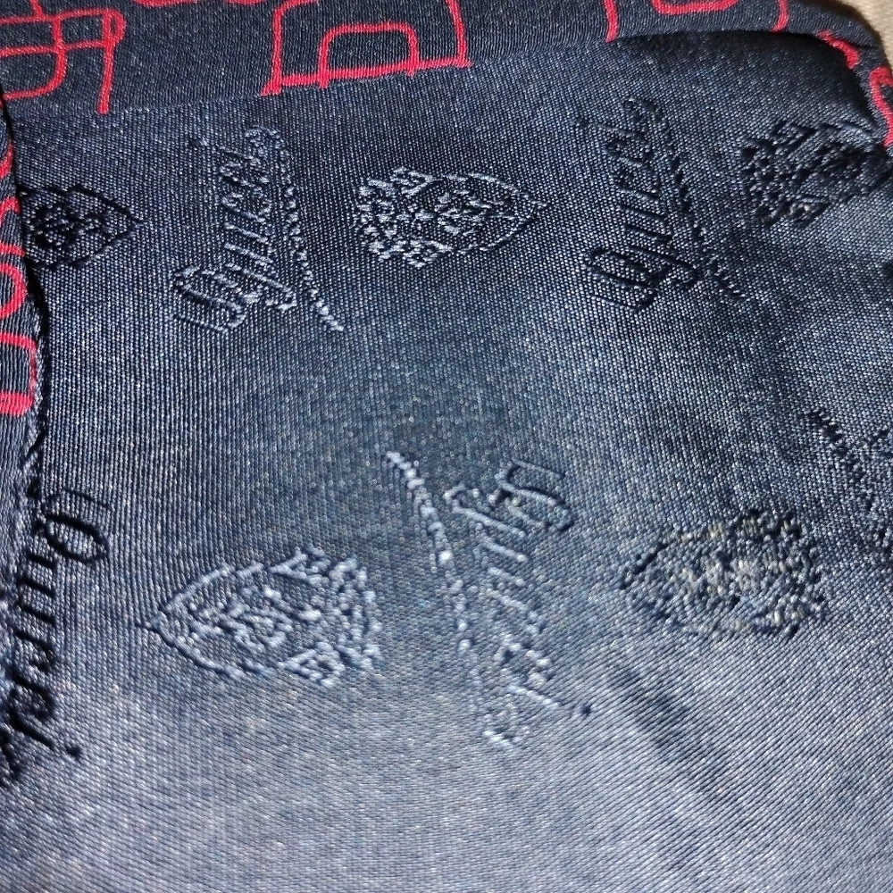 VINTAGE GUCCI NAVY RED SILK TIE